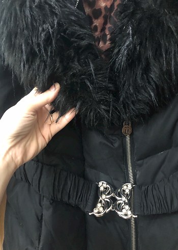 Siyah Kürklü Midi Kışlık Kadın Mont - Görsel 3