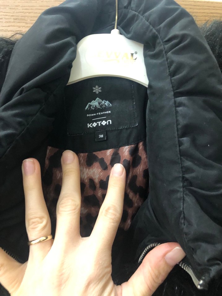 Siyah Kürklü Midi Kışlık Kadın Mont - Görsel 2