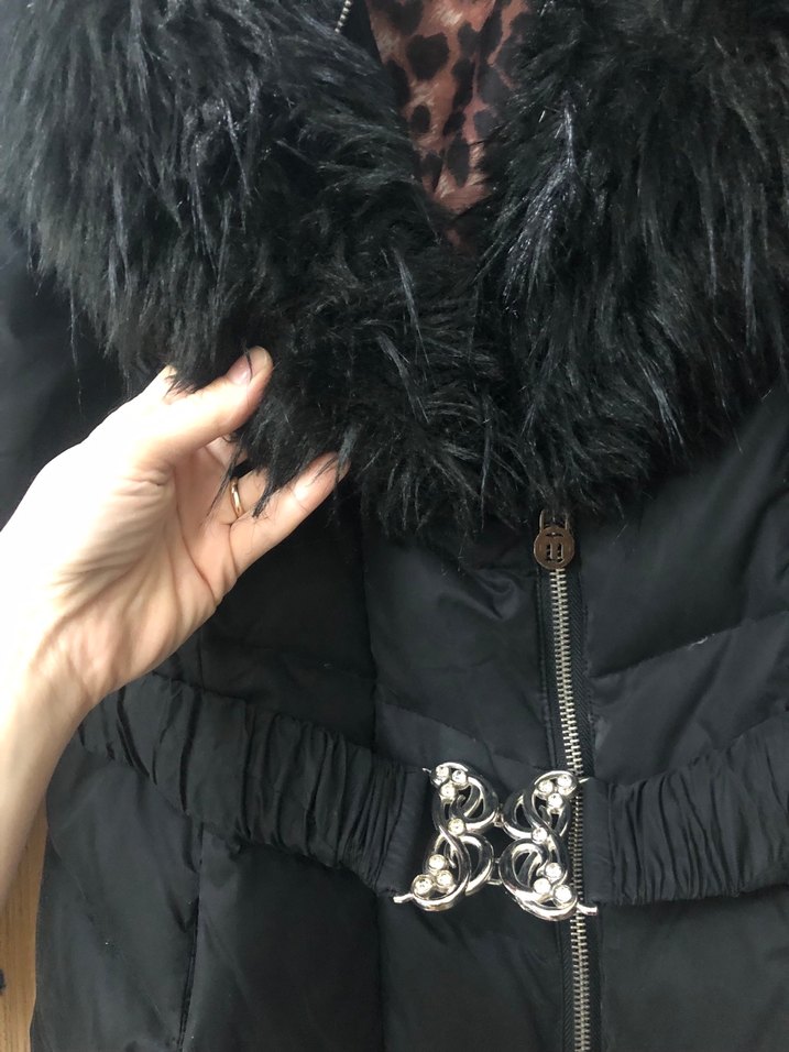 Siyah Kürklü Midi Kışlık Kadın Mont - Görsel 3