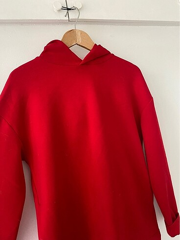 Kırmızı sweatshirt