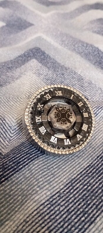  Beden Renk Beyblade