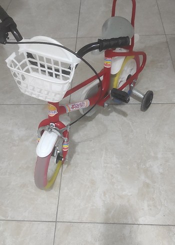 Renkli Kırmızı Çocuk Üç Tekerlekli Bisiklet
