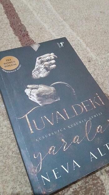 Kusursuzca kusurlu serisi 1.kitap tuvaldeki yaralar