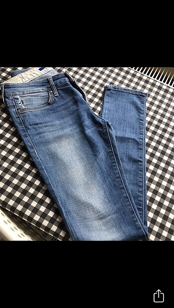 Mavi Jeans Mavi jean sayılı giyildi