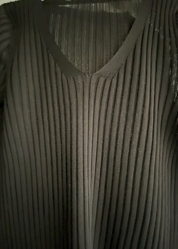 Transparan Kadın Siyah Pilili V Yaka Uzun Kollu - Görsel 4