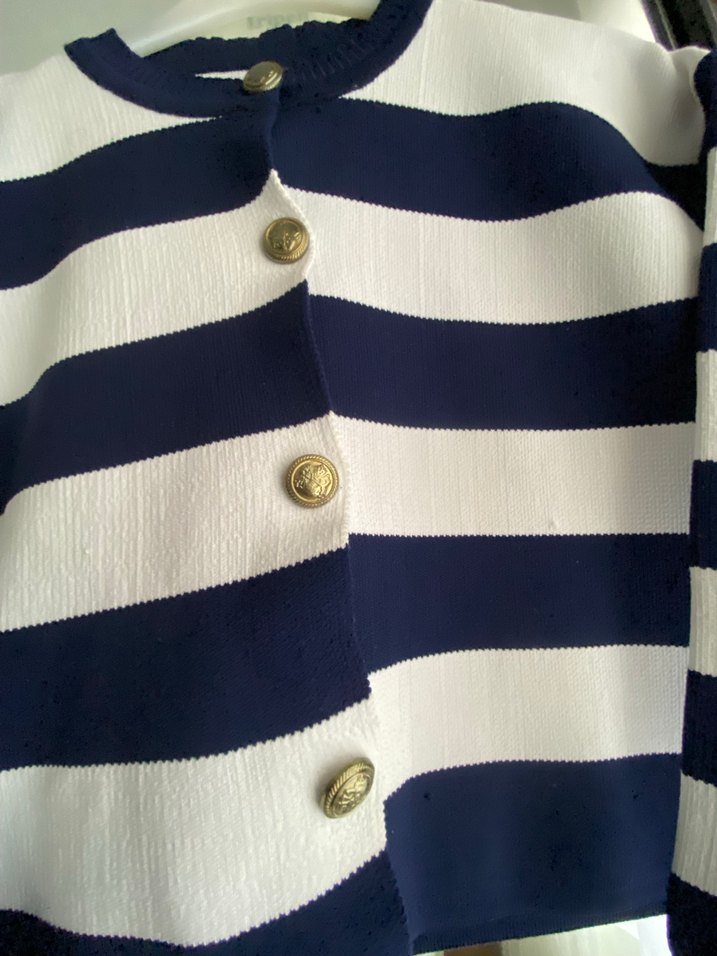 Düğmeli Beyaz Lacivert Çizgili Midi Hırka - Görsel 2