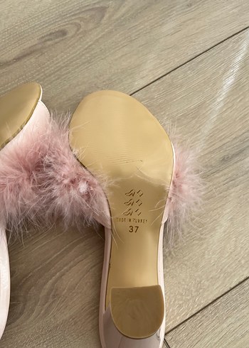 37 Beden pembe Renk Pembe Tüylü Stiletto Topuklu Kadın Terlik
