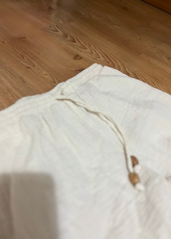 Düğmeli Beyaz Keten Bol Kesim Kadın Pantolon