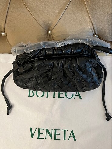 Beden Bottega veneta mini pouch