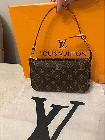 Louis Vuitton Louis Vuitton pochette