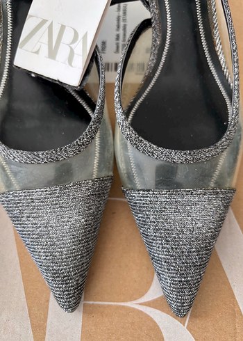 37 Beden Zara Gri Denim Tokalı İnce Topuklu Kadın Ayakkabı