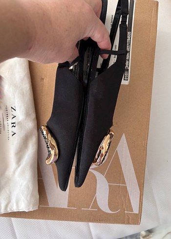 37 Beden siyah Renk Zara Siyah Yılan Desenli Tokalı Stiletto