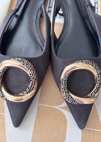 Zara Zara Siyah Yılan Desenli Tokalı Stiletto