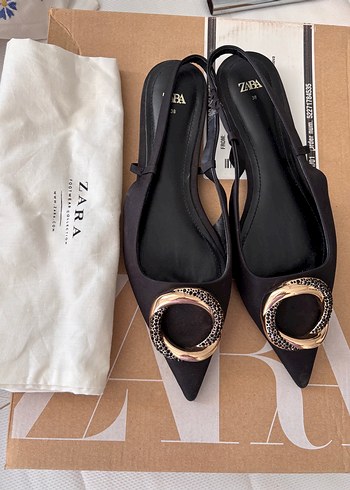 Zara Siyah Yılan Desenli Tokalı Stiletto