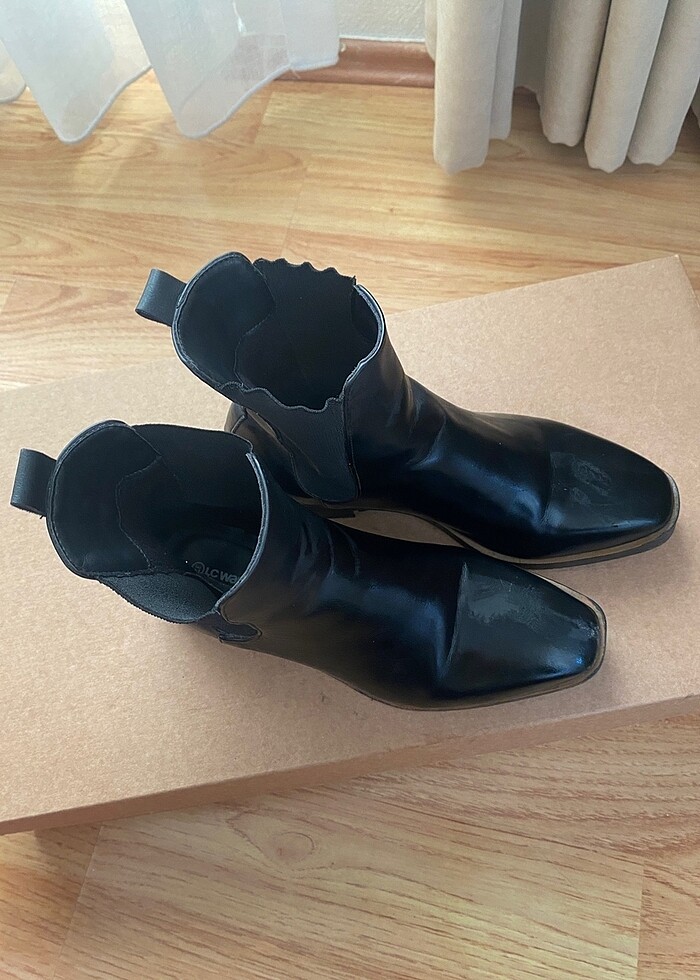 Siyah bot - Görsel 2