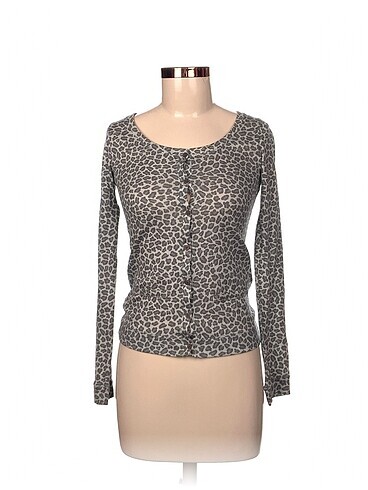 Pull and Bear Bluz %70 İndirimli.