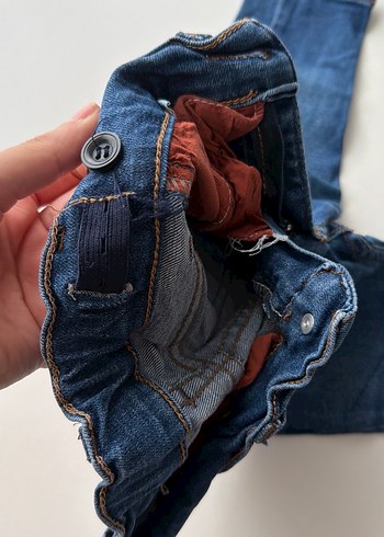 Erkek Çocuk Mavi Kemerli Dar Kesim Kot Pantolon - Görsel 3