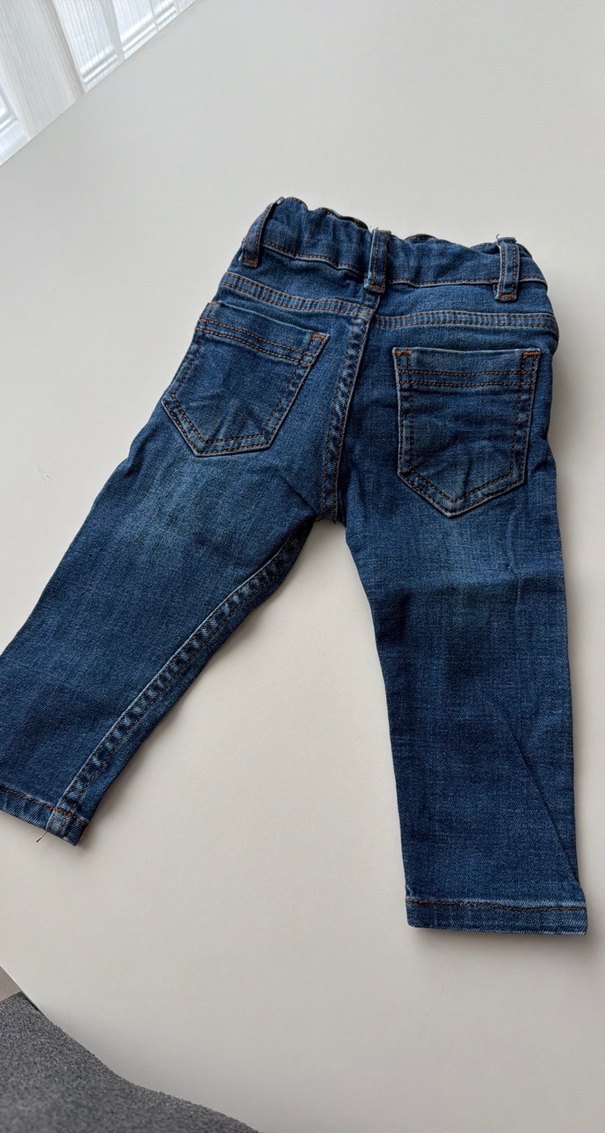 Erkek Çocuk Mavi Kemerli Dar Kesim Kot Pantolon - Görsel 4