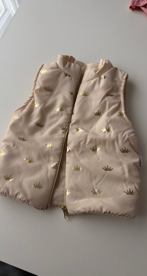 Kız Çocuk Bej Kürklü Nakışlı Yelek - Görsel 2