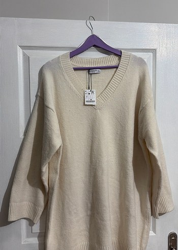 Ekru V Yaka Örgü Yün Kadın Kazak - Görsel 6