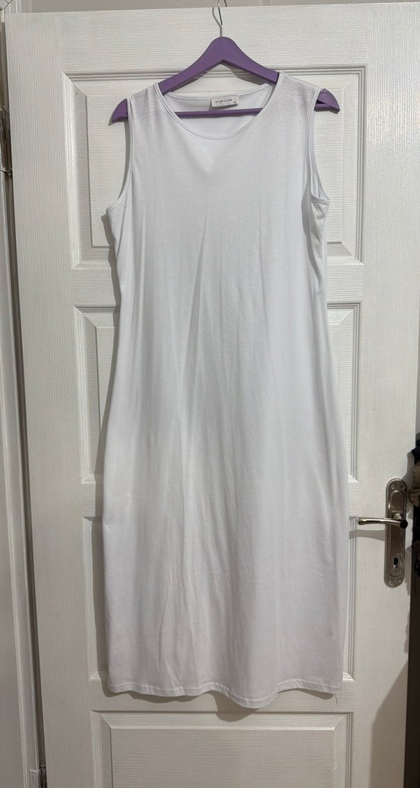 Kadın Beyaz Kolsuz astar elbise %100 Pamuk uzunlugu 1.67 - Görsel 2