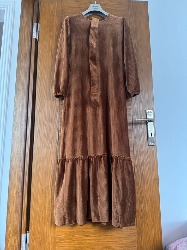 Uzun Kollu Kahverengi Pilili Kadın Elbise - Görsel 2