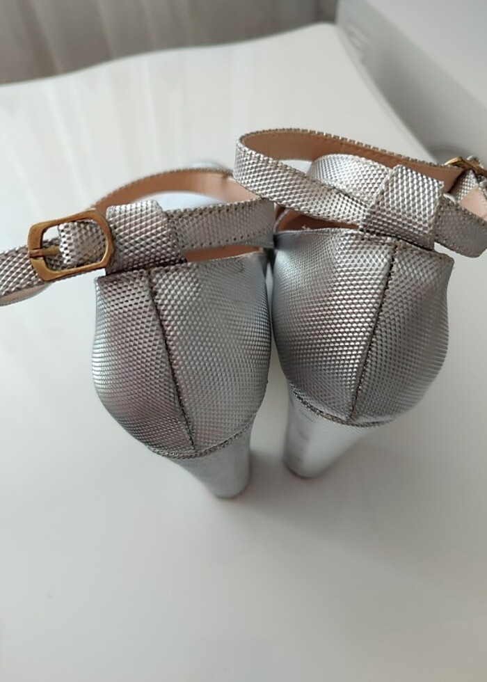 Topuklu ayakkabı - Görsel 3