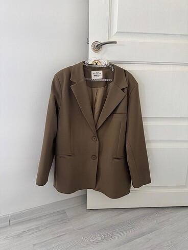 Diğer SIFIR AYARINDA OVERSİZE BLAZER