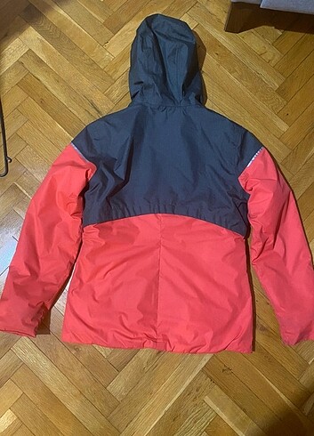 Decathlon Decathlon mont iyi durumdadır 