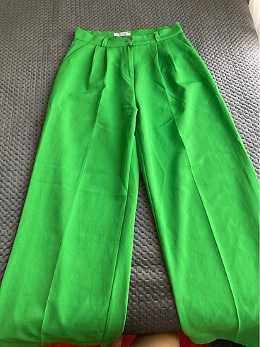 Yeşil kumaş pantolon