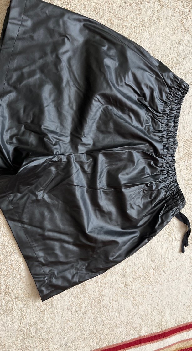 Siyah Deri Kemerli Mini Şort - Görsel 5