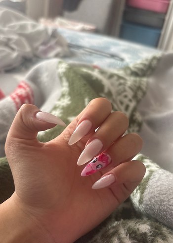 Pastel Pembe Tırnak Süslemeleri