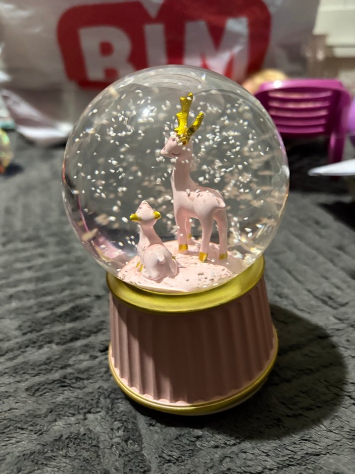 Pembe Geyik Figürlü Kar Küresi - Görsel 2