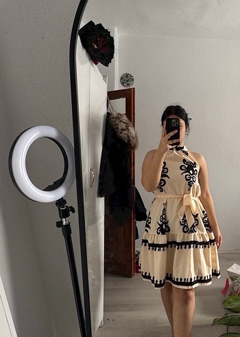 Nakışlı Beyaz Straplez Mini Elbise - Görsel 2