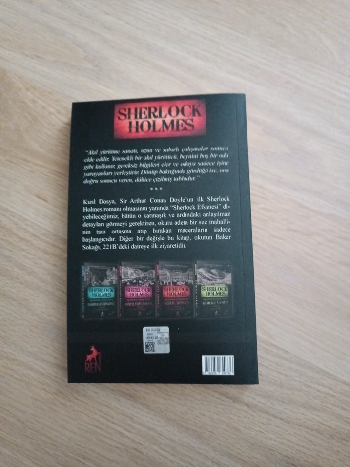 Sherlock Holmes Kızıl Dosya Roman - Görsel 2