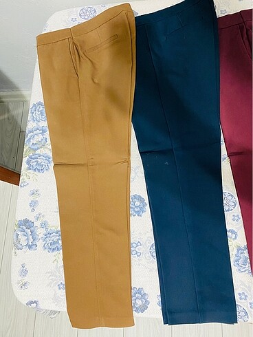 Koton Farklı renkte kumaş pantolonlar
