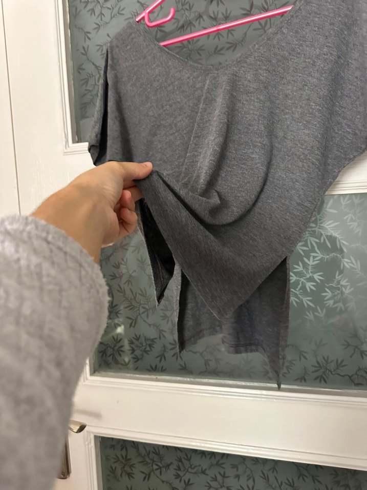 Gri V Yaka Hamile Tişörtü - Görsel 2