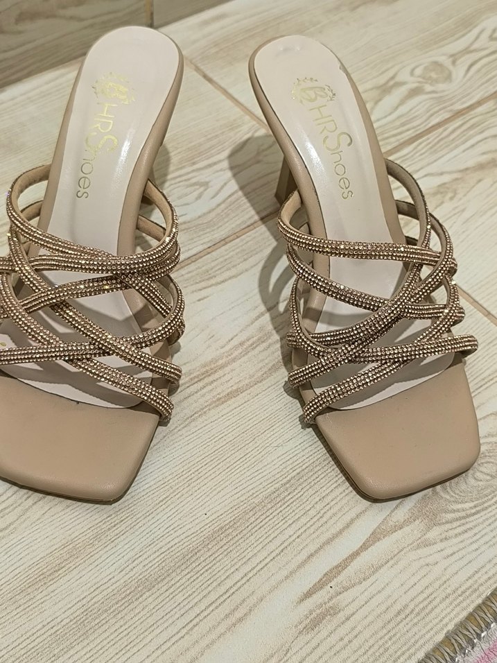 Bej Parlak Yılan Desenli Topuklu Kadın Ayakkabı - Görsel 2