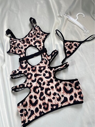 Leopar desenli gecelik