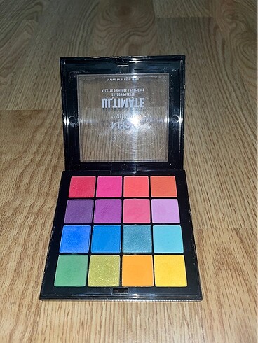 NYX NYX Ultimate Shadow Palette - Göz Farı Paleti