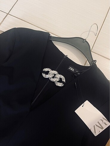Zara Zara göğüs detay çıtçıtlı body