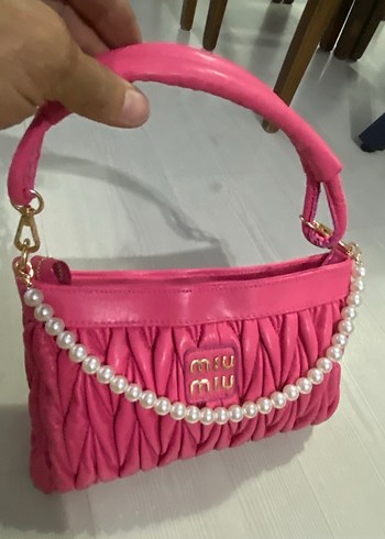 Pilise Detaylı Parlak Pembe Kadın Çanta