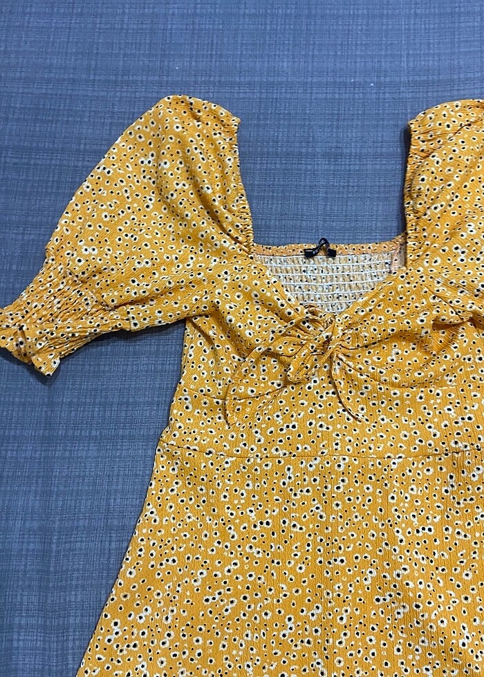 Sarı Elbise - Görsel 3