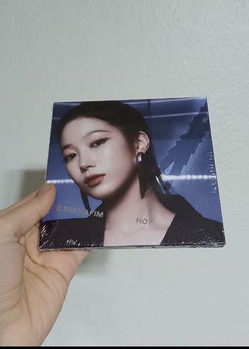 Le Sserafim - Hot Compact Album