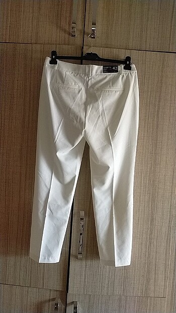 LC Waikiki Beyaz pantolon 
