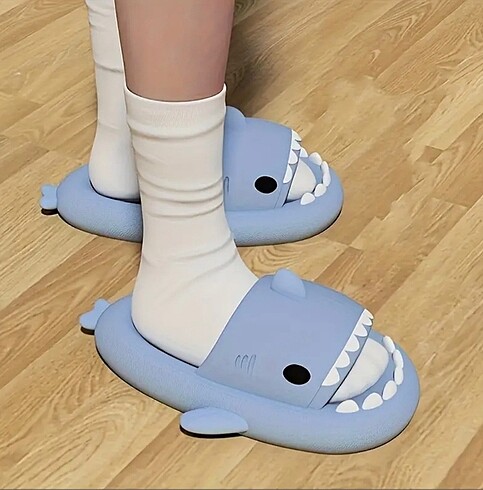 Crocs Köpekbalığı terlik