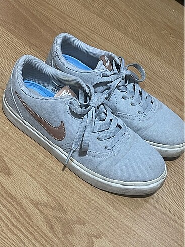 38,5 Beden Nike Sb Kaykay Ayakkabısı