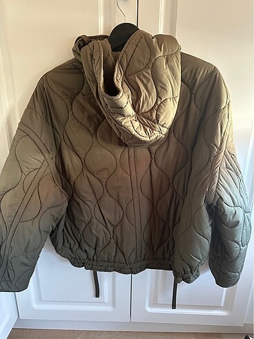 m Beden Stradivarius mont