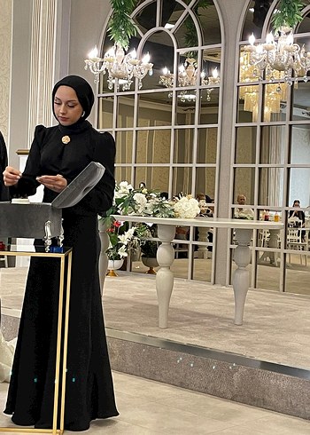 40 Beden Siyah Drapeli Tesettür Elbise
