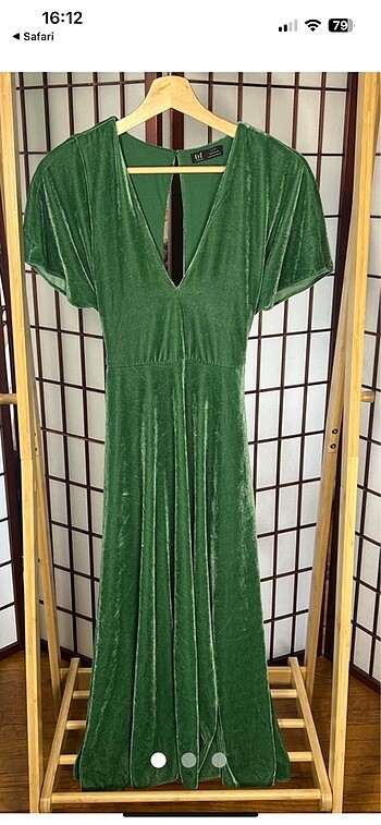 Zara Zümrüt yeşili kadife elbise